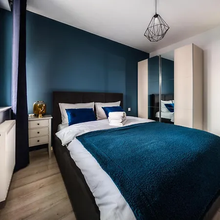 Urban Chic By Bookinghost * Wroclaw