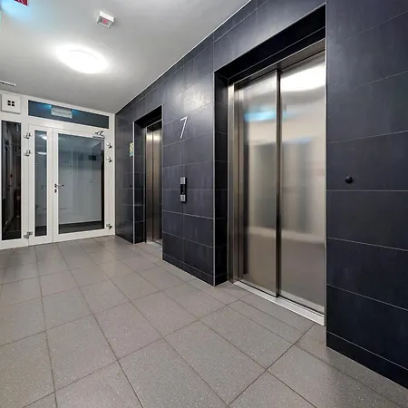 Urban Chic By Bookinghost Daire Wroclaw