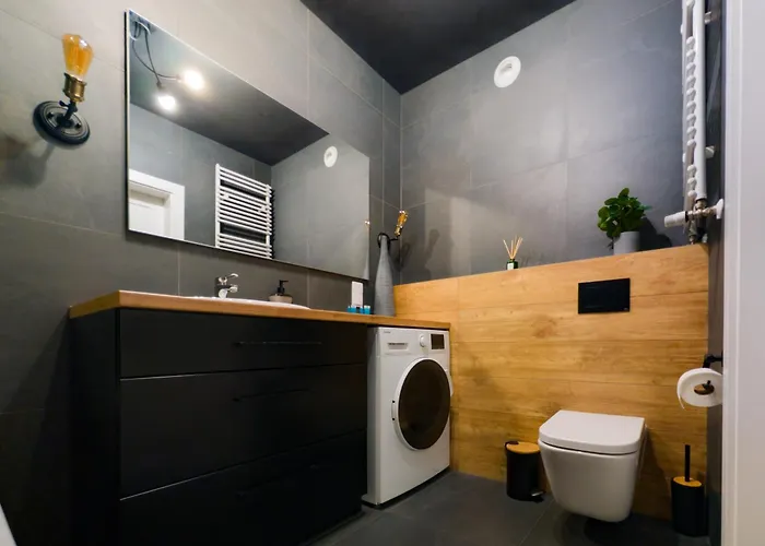 Urban Chic By Bookinghost