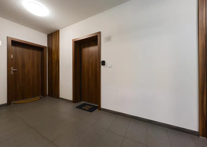 Urban Chic By Bookinghost Daire