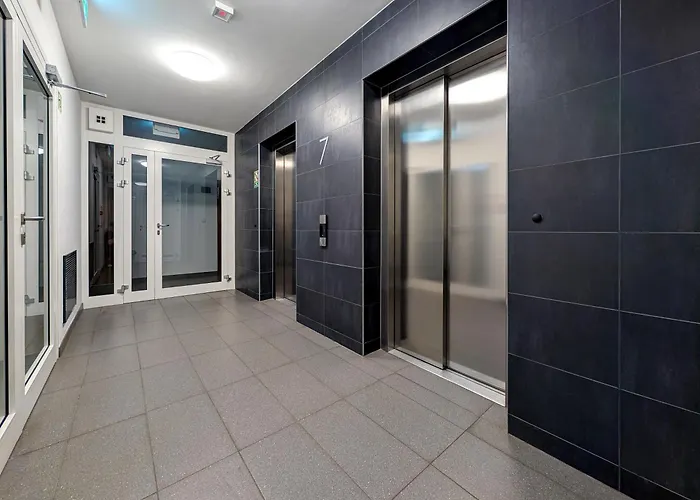 Urban Chic By Bookinghost Daire Wroclaw