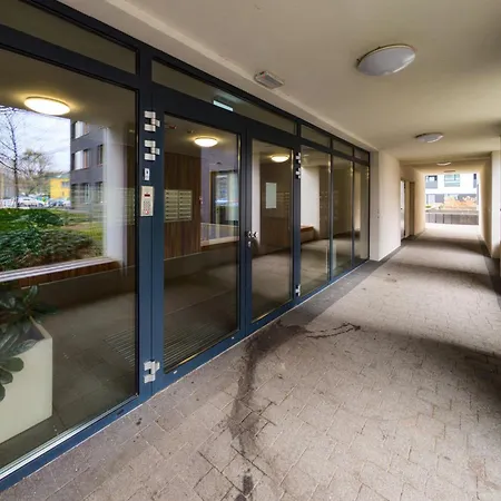 Urban Chic By Bookinghost *